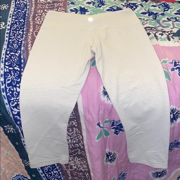 lululemon athletica Pants - lululemon cropped leggings